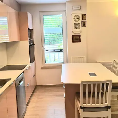 Pearl Of Adriatic 4 *